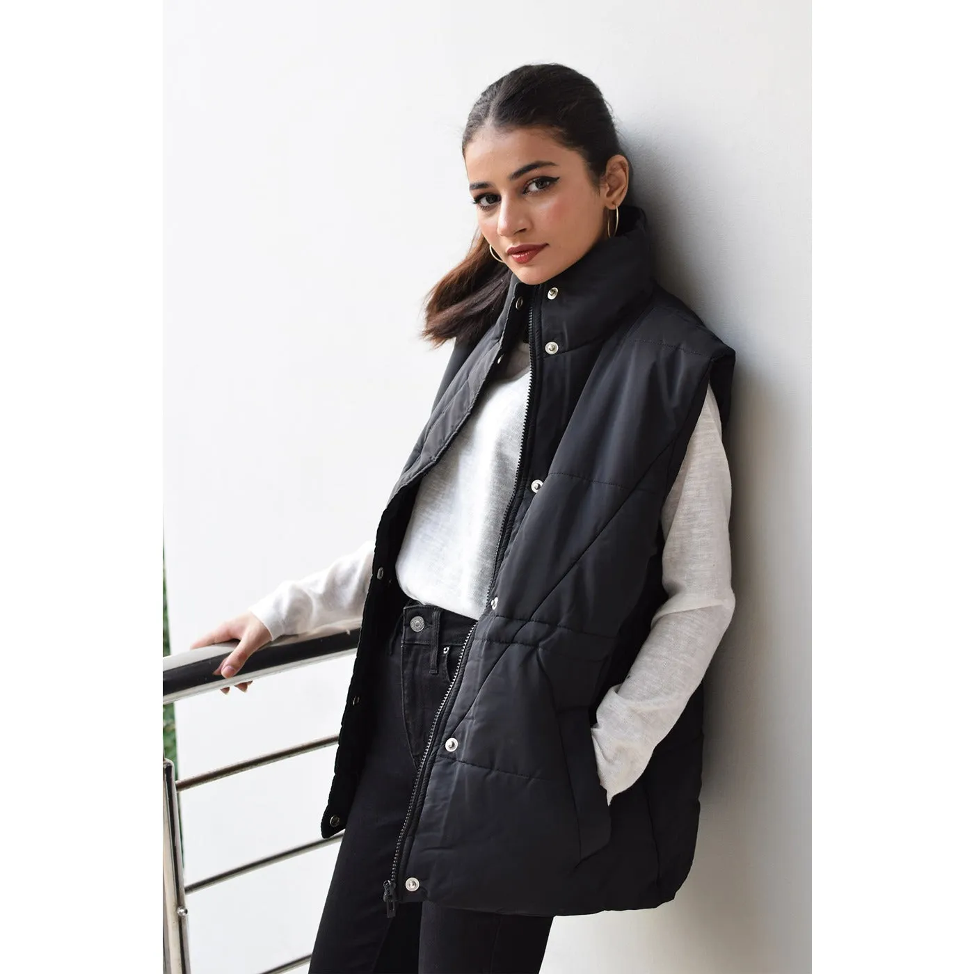 Black Sleeveless Puffer Gilet