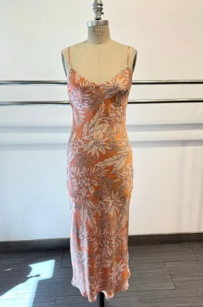 Blooming Hibiscus V-Neck Silk Dress in Peach