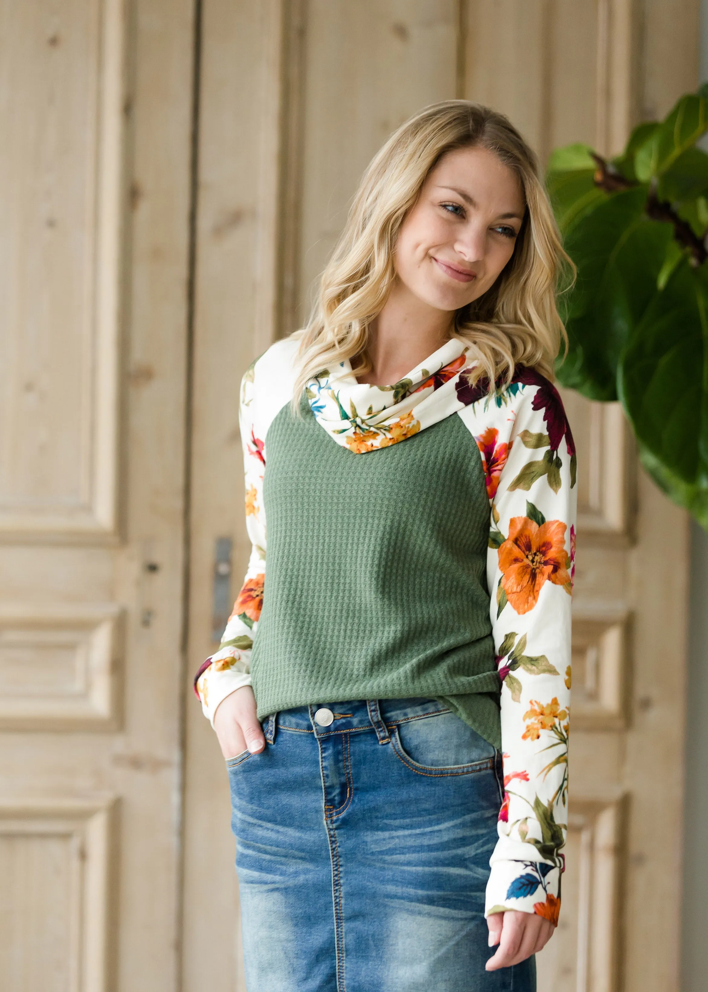 Mixed Floral Loose Turtleneck