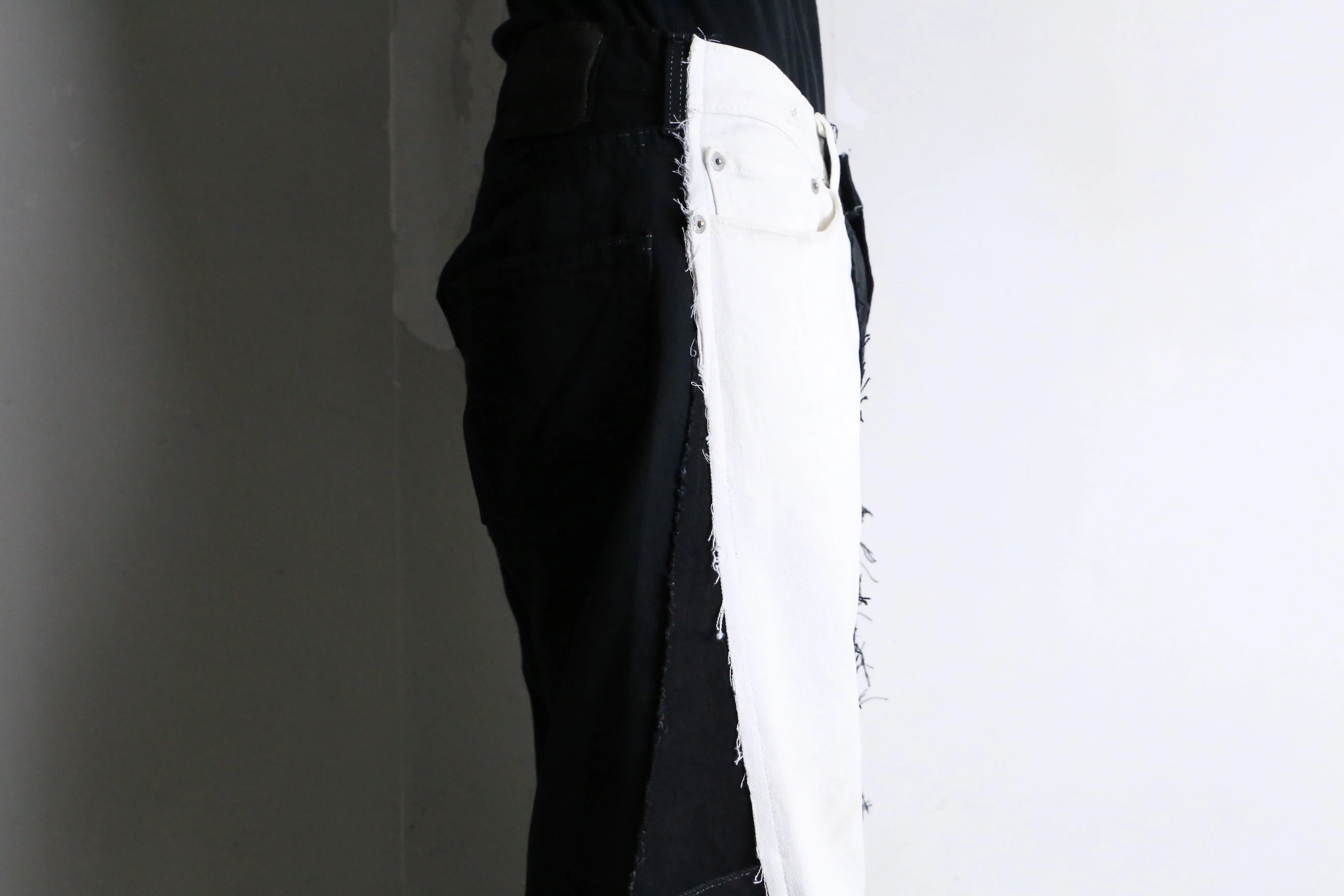 "Re:make" black × white 3docking flare denim pants