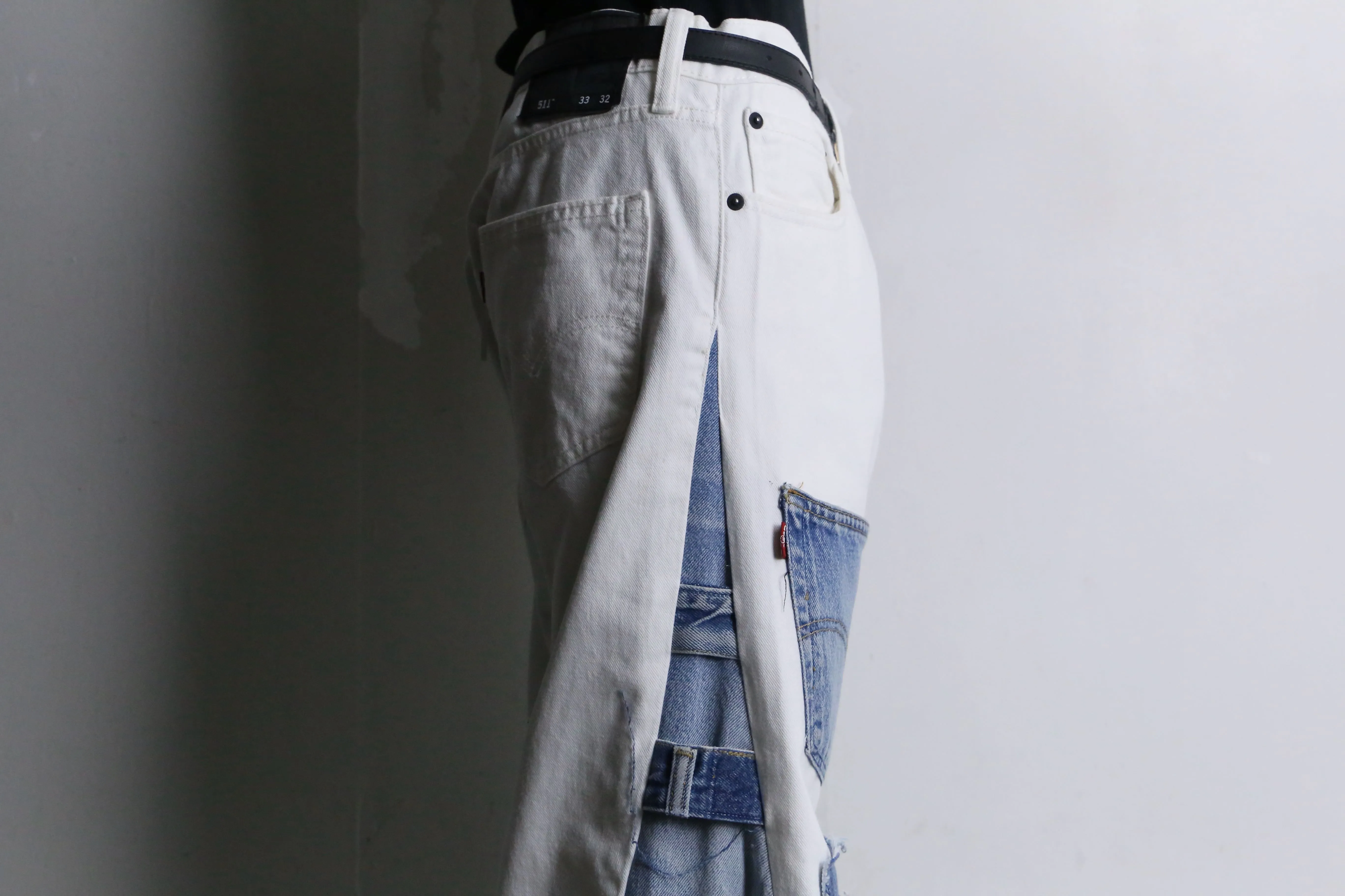 "Re:make" denim design patch white flare denim pants