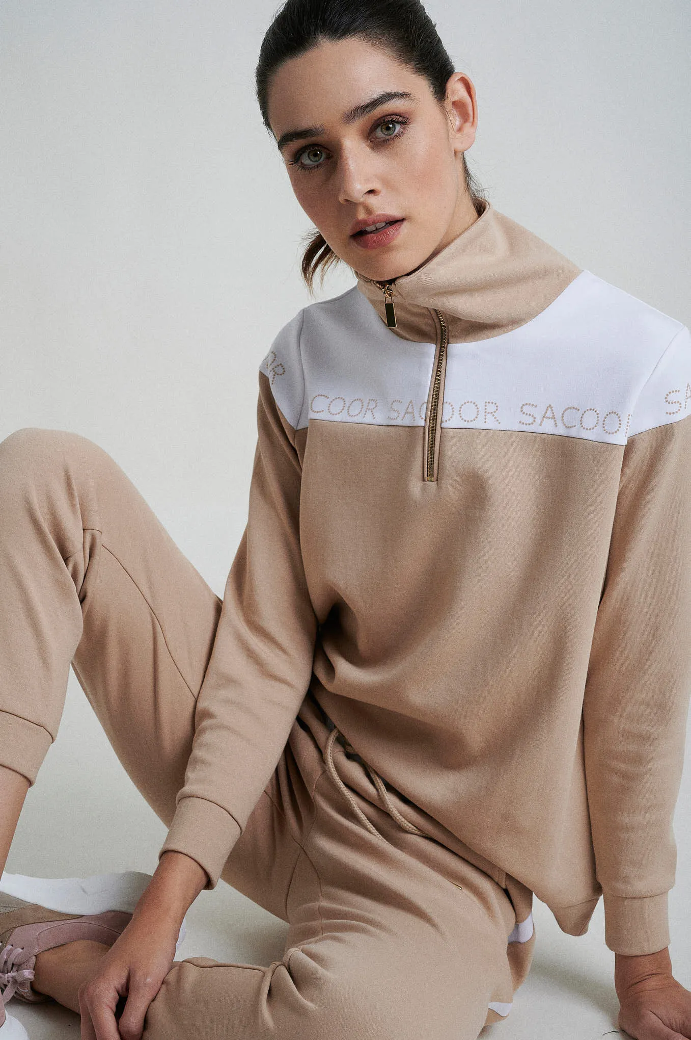 Turtleneck sweatshirt with half zipper